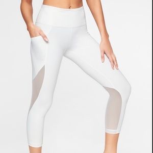 NWOT Athleta Fearless Mudra Capri in White